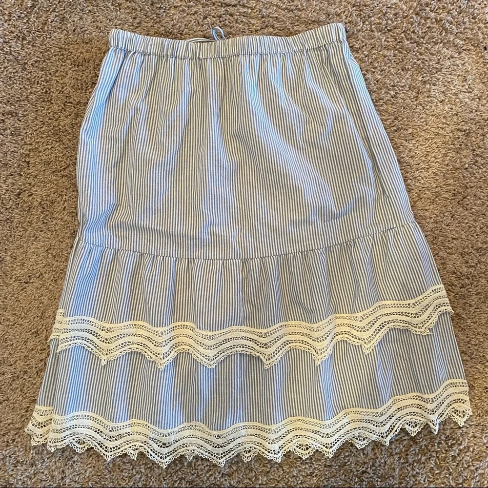 Studio West Apparel skirt cotton light blue and white stripes lace accent medium - Picture 2 of 3